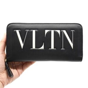 🍓VALENTINO Zippy Wallet